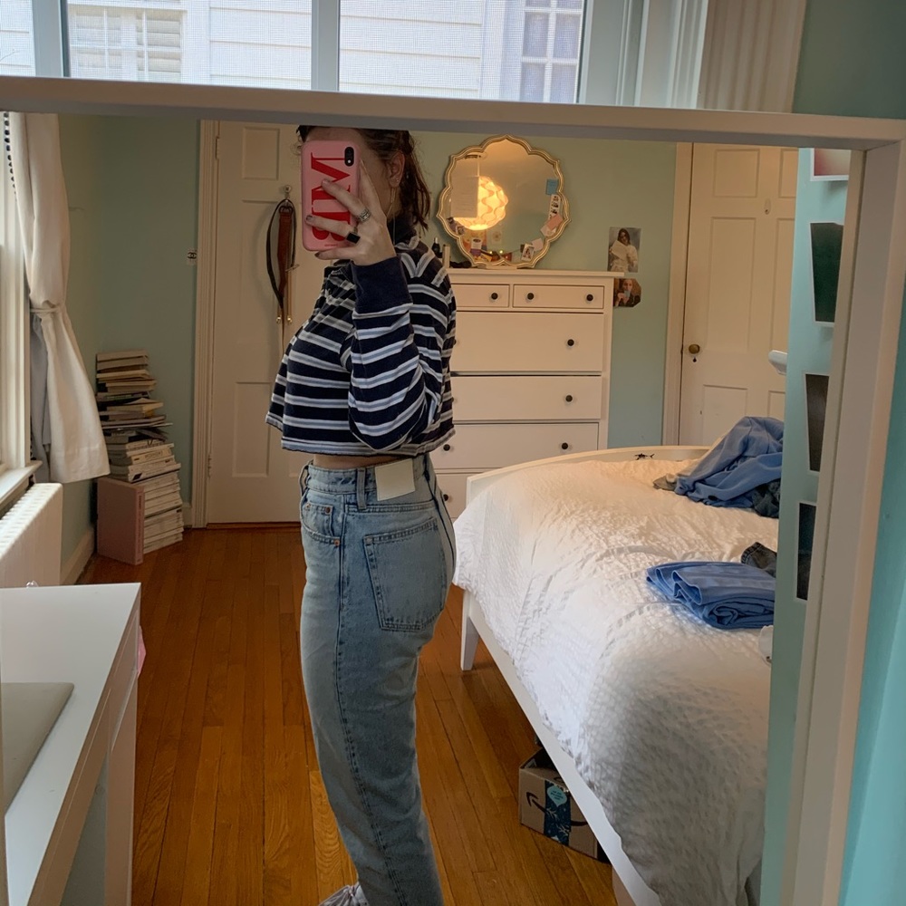 Crop top - Picture 2 of 3